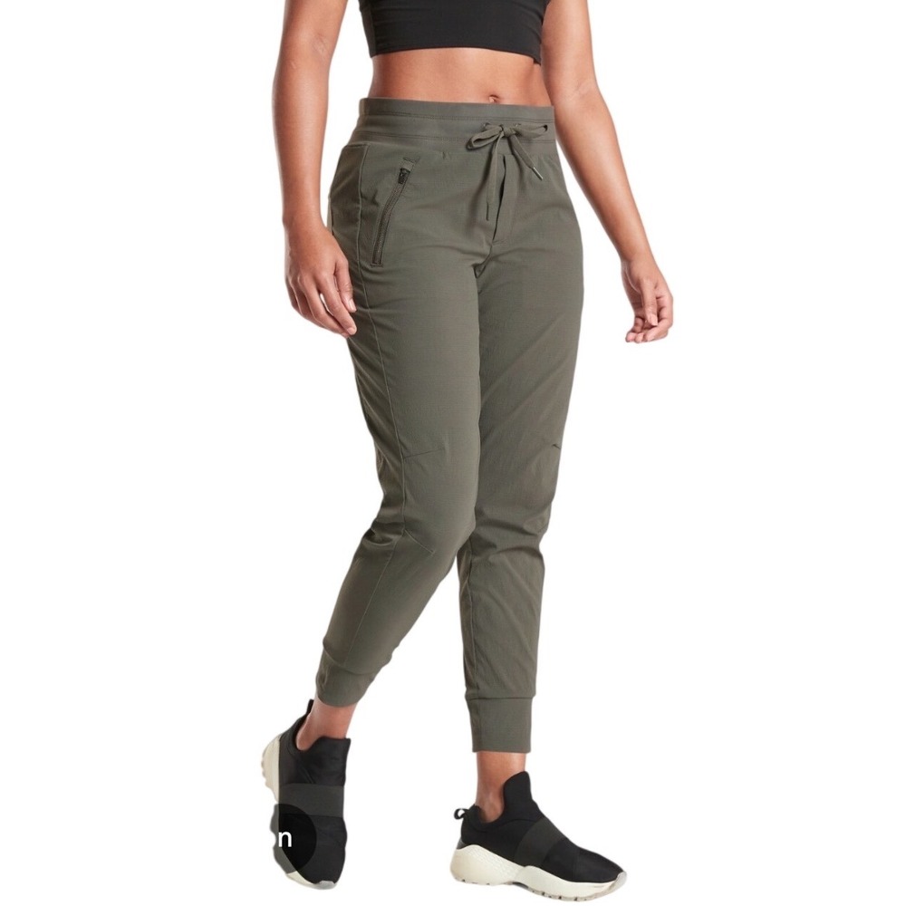Athleta Trekkie North Jogger Mountain Olive Green Hiking Pants Womens Size 6